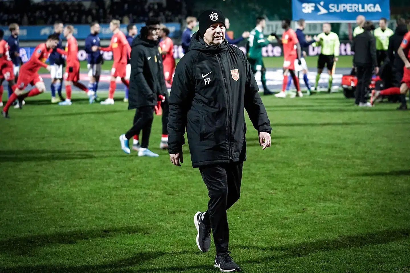 FC Nordsjællands cheftræner, Flemming Pedersen, mener, at det er nødvendigt, at man samler talenter på fodboldakadamier, allerede når de er i syv- til tiårsalderen.