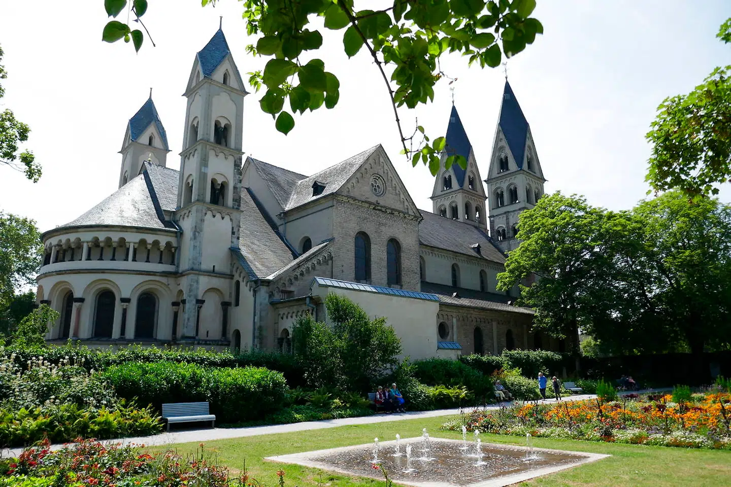 Den lille have bag basilikaen er en overset perle.