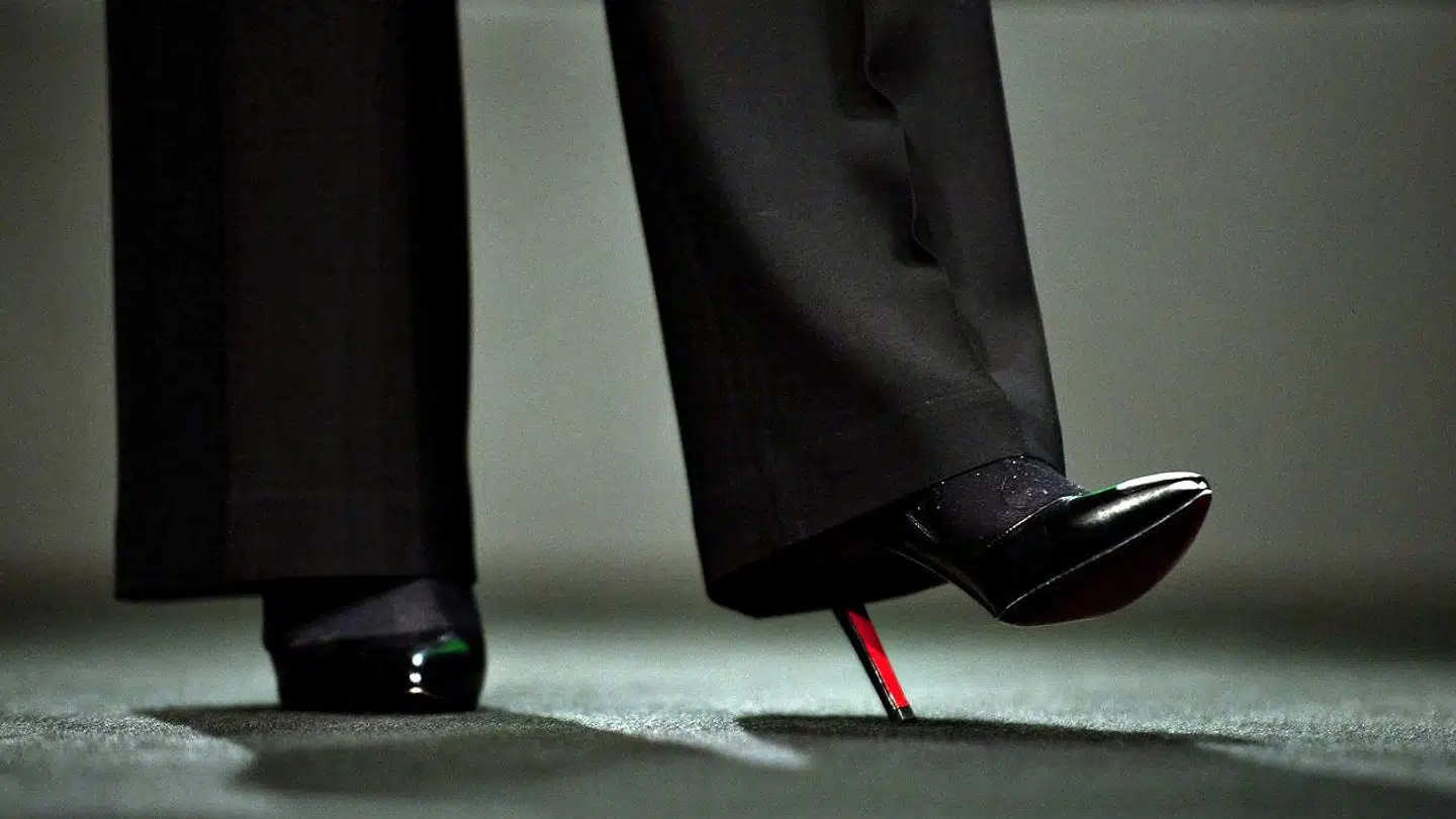 Selv om det på nogle områder går fremad, så eksisterer der stadig et reelt problem, når det kommer mellem løngabet mellem kvinder og mænd. Både i det private erhvervsliv og i det offentlige, så ser kvinder stadig ud til at blive lønnet lavere end mænd.