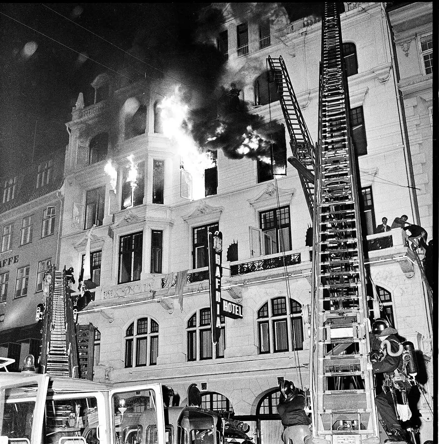 35 mennesker blev dræbt i branden på Hotel Hafnia i København 1. september 1973. Fotoet er fra bogen »Danske Katastrofer«, der i 2014 udkom på Gyldendal.