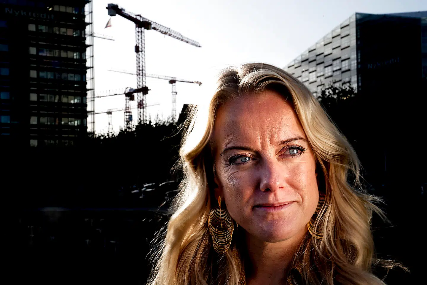 Nye Borgerliges partileder Pernille Vermund vil have en folkeafstemning om ny lov, der giver flere ydelser til udsatte familier. »Mette Frederiksen lovede, at man ikke ville lempe udlændingepolitikken, hvilket jeg tror kan være en af grundene til, at regeringsmagten skiftede. Nu lemper de alligevel udlændingepolitikken ved at give højere ydelser til udlændinge, som ikke er i arbejde. Det er et brud på, hvad man har lovet danskerne,« forklarer hun.