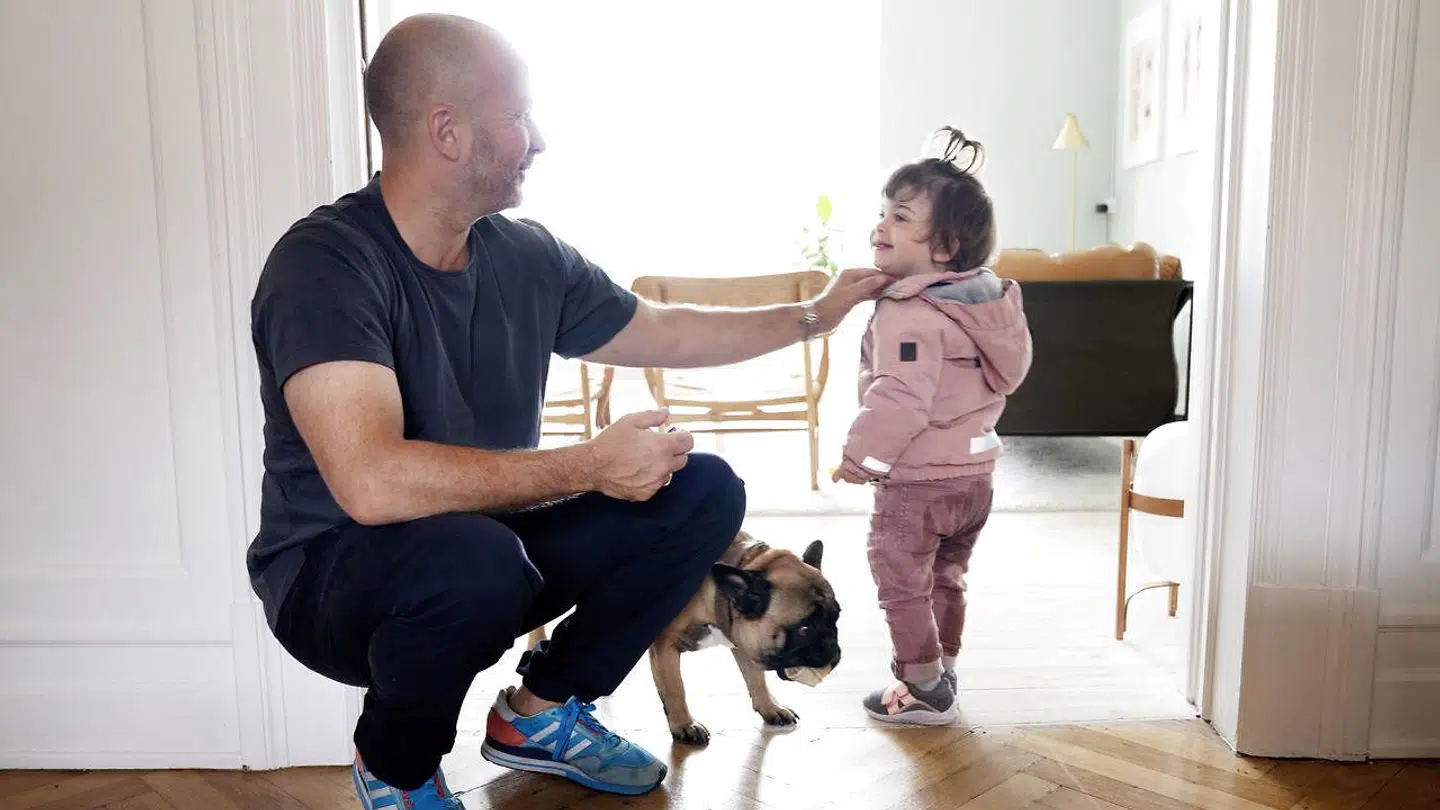 »Det kan godt være, at penge og job var alt for vores forældres generation, men vi ønsker at kunne huske navnet på vores barn og ikke blot telefonnummeret på dets au pair,« skriver Leif Donbæk. Arkivfoto.