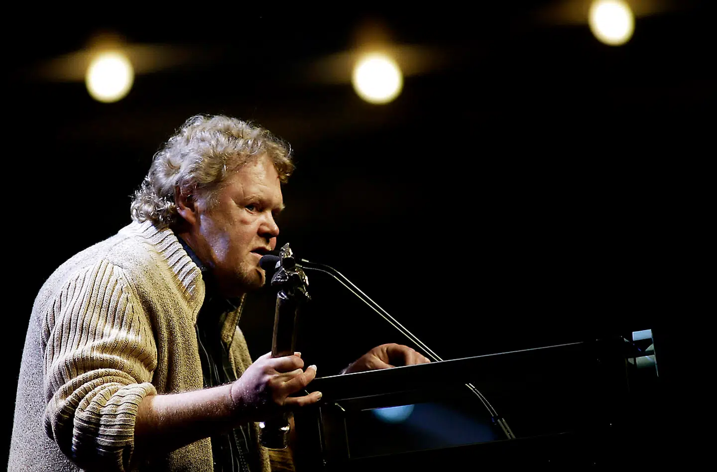 Sebastian fotograferet i 2004 ved Danish Music Awards, hvor han modtog IFPIs Ærespris.