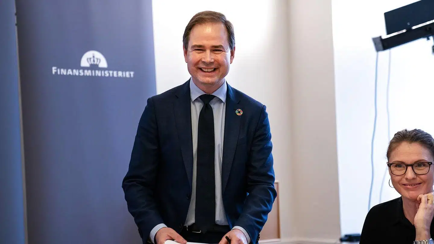 Det er den økonomiske model, vi kender, som kan levere varen, viser regeringens nye økonomiske redegørelse. Problemet opstår, hvis regeringen jagter for mange modstridende mål som under tidl. statsminister Anker Jørgensen (S) i 1970erne.