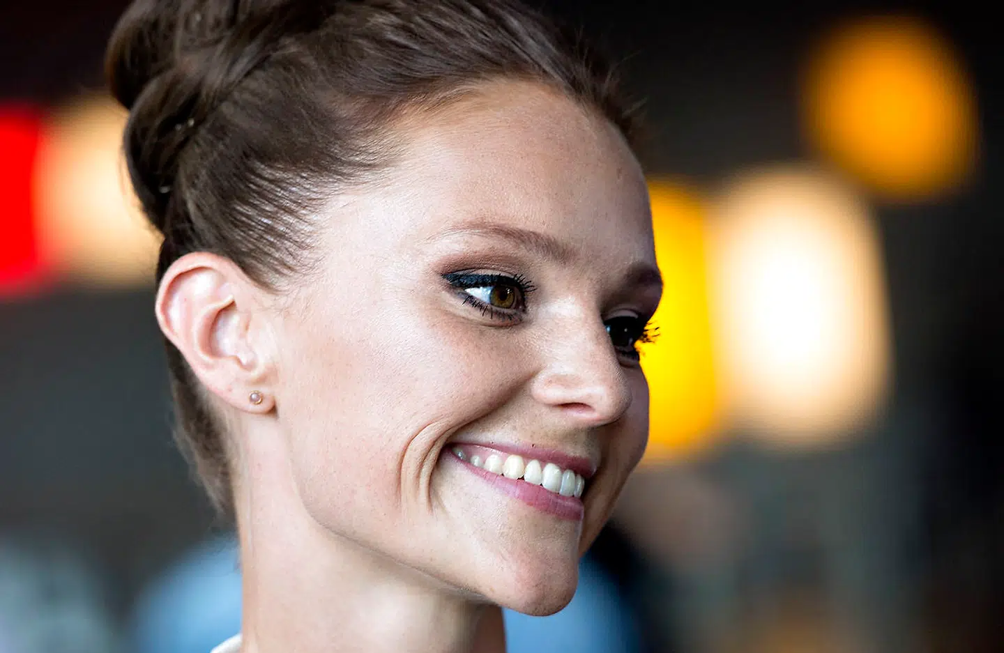 Lise Rønne tager i Politiken et opgør med både Politikens anmelder og den måde, kvindelige studieværter generelt behandles på.