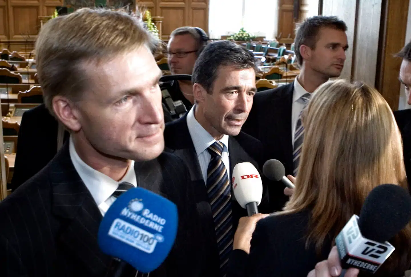 Dansk Folkeparts formand, Kristian Thulsen Dahl, peger indirekte på, at der er meget at lære fra tiden med Anders Fogh Rasmussen som statsminister og leder af blå blok.