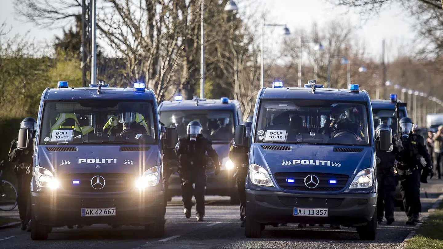 »Vi har et politi, som er borgernes og samfundets (...) Det har vi, fordi magtanvendelse og frihedsberøvelse kun skal anvendes på samfundets vegne og være underlagt klare regler og krav til uddannelse. Derfor må magtanvendelse og sikkerhed aldrig privatiseres,« skriver Claus Oxfeldt.