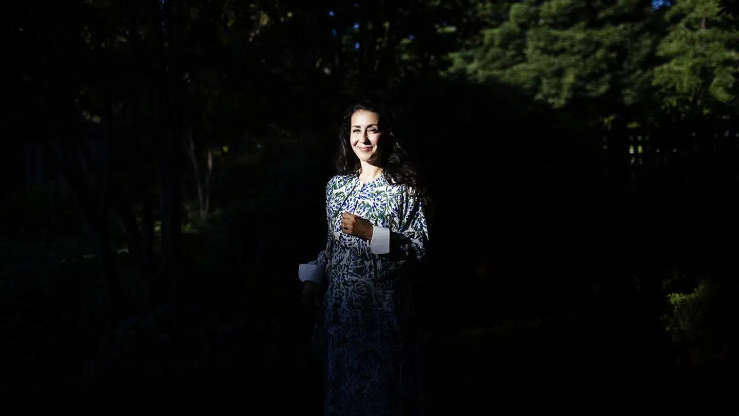 »I et studie med sydafrikanske studerende viste det sig, at kedsomhed er den største faktor i misbruget af mad, cigaretter og alkohol. Din risiko for at dø tidligere stiger med helt op til 30 procent, hvis du lever et liv, du ikke stortrives i. Du lever simpelthen kortere. Tankevækkende, ikke?«