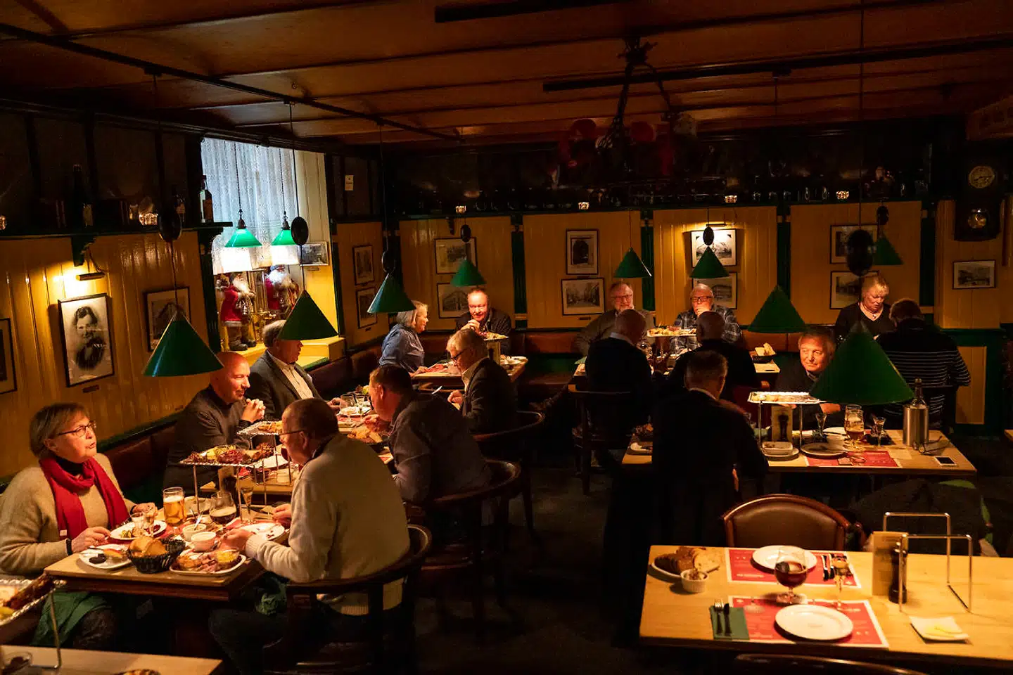 Hyggebarometeret har stået højt på Husmanns Vinstue siden 1888.