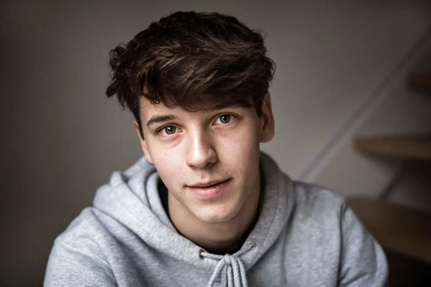 Oscar Rosenstrøm var en helt almindelig teenager, indtil han oprettede en profil på det sociale medie TikTok. Her fortæller han, hvordan han formåede at blive en berømthed på internettet.