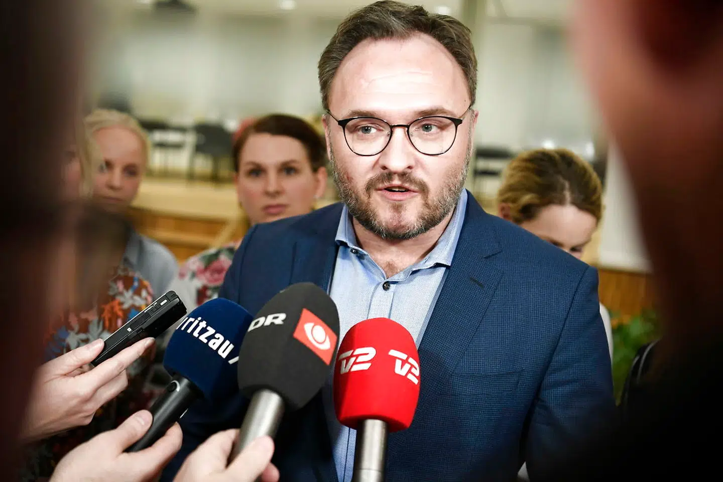 Forhandlingerne om en klimalov er faldet på plads. Klimaminister Dan Jørgensen (S) præsenterer aftalen.