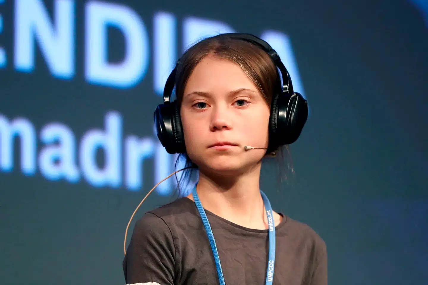 Hvordan bliver fremtiden for denne unge pige med den fuldstændig overvældende interesse, tilbedelse og for den sags skyld afsky, som hun bliver mødt med? Her er Thunberg fanget i en lidt mere rolig stund på en pressekonference på COP25 i Madrid.