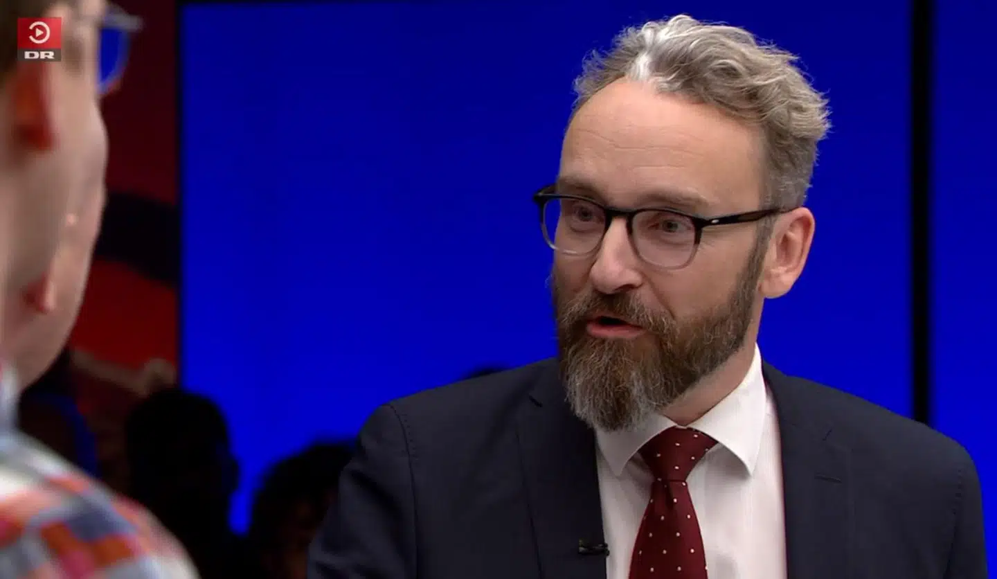 Torsdag aften var Liberal Alliances Ole Birk Olesen gæst i »Debatten« på DR, og pludselig gik bølgerne højt. Foto: DR
