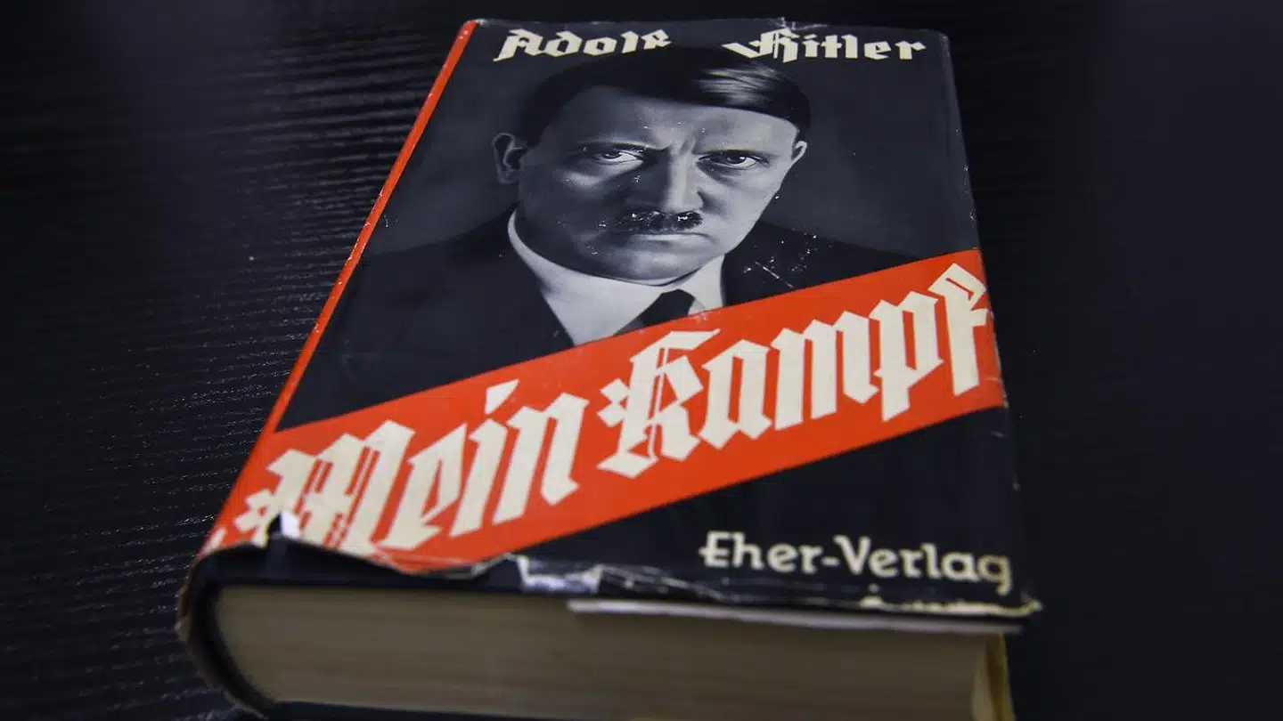 »Især en ting har overrasket mig i den debat, som har været på Facebook om Hitlers socialisme. Debattørerne synes at ligge inde med en imponerende viden om Hitler. Det er, som om de har studeret fænomenet i årevis, og nu endelig kan de få deres viden brugt,« skriver Hans Hauge.