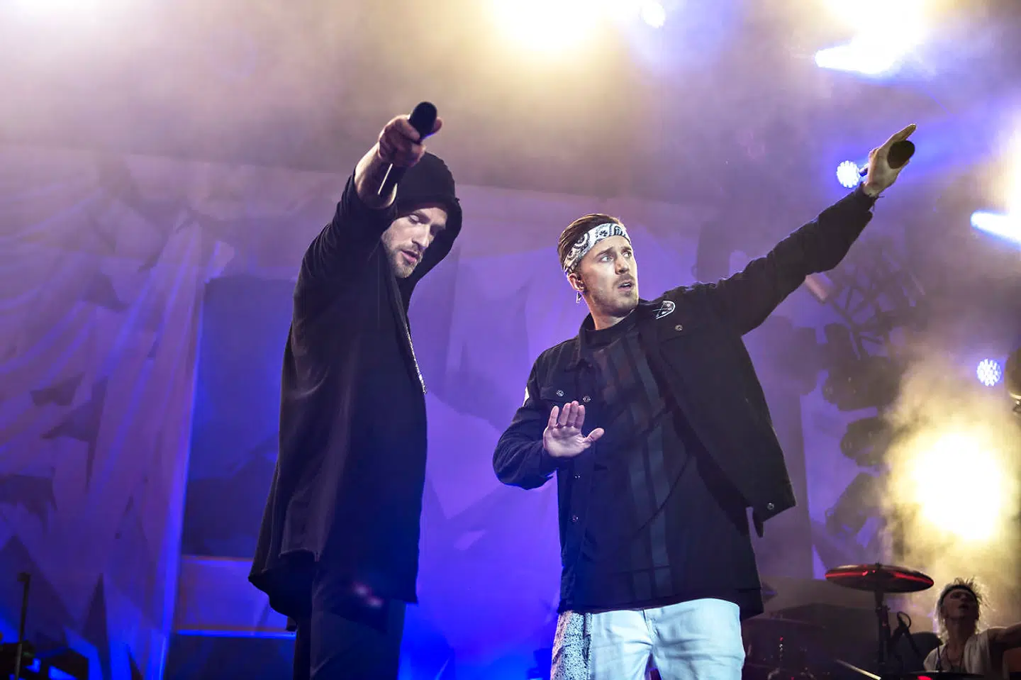 Fest og store armbevægelser på Bøgescenen ved Smukfest. I år holdt Nik & Jay popfest for 50.000 mennesker på festivalen.