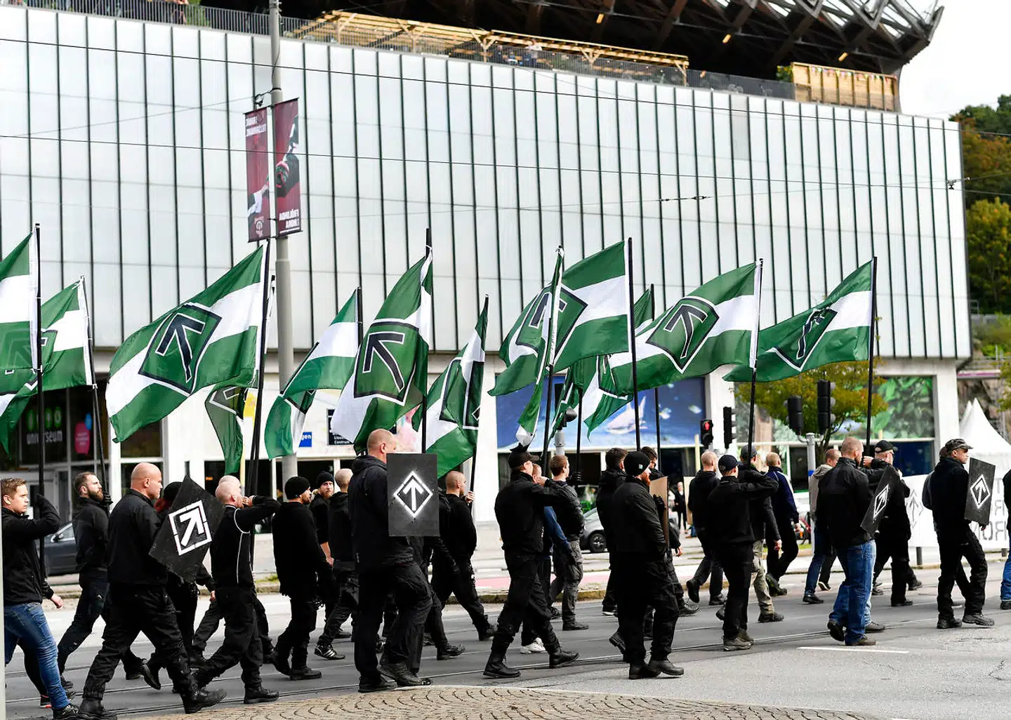 Organisationen Nordfront har afdelinger i hele Norden – som her i Sverige, hvor medlemmer af organisationen ses til en demonstration. Personerne på billedet har ikke relation til denne artikel om Nordfront.