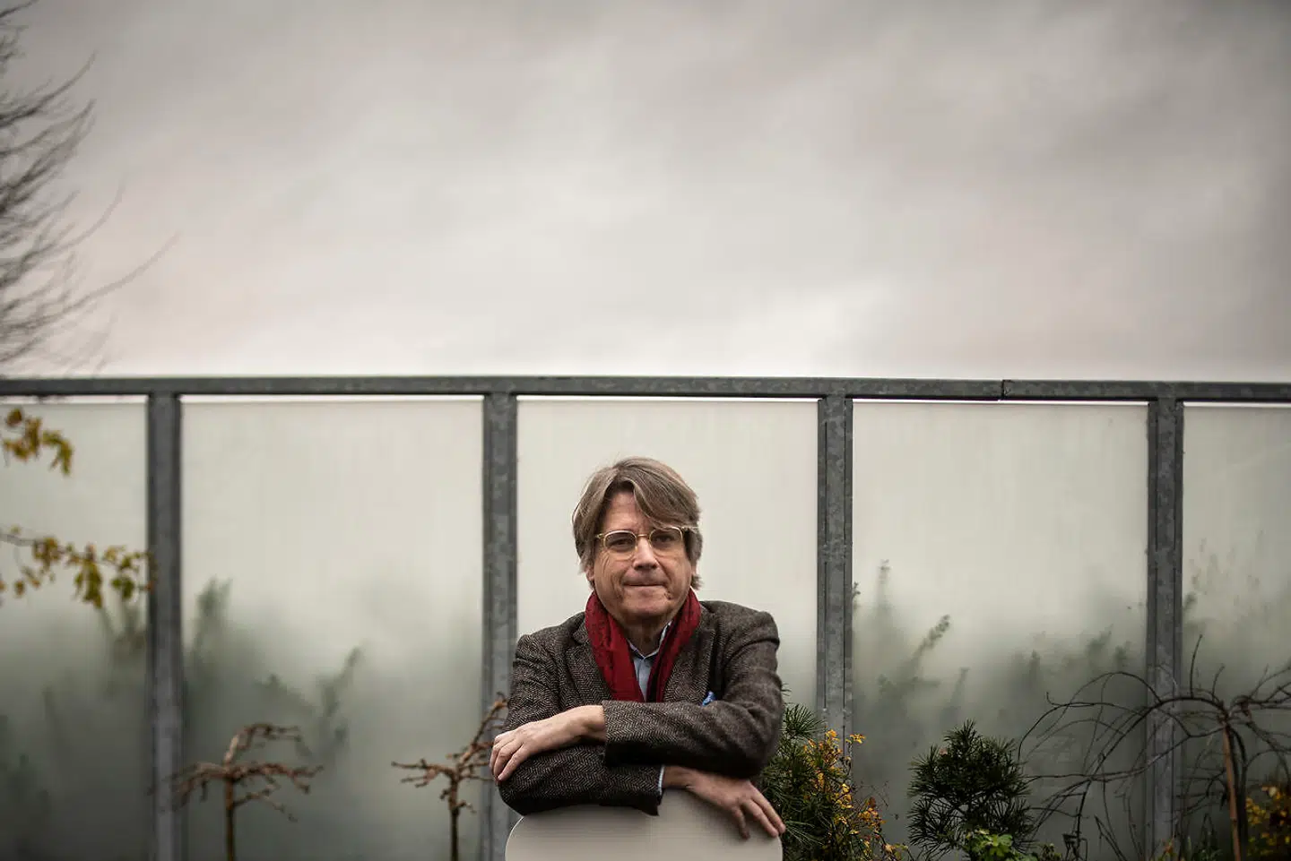 Hvad sker der med hjernens funktionsevne, når opfattelsen af virkeligheden forsvinder? Når man ikke længere kan genkende sig selv i spejlet? Det er noget af det, Peter Lund Madsen fortæller om i sine foredrag.