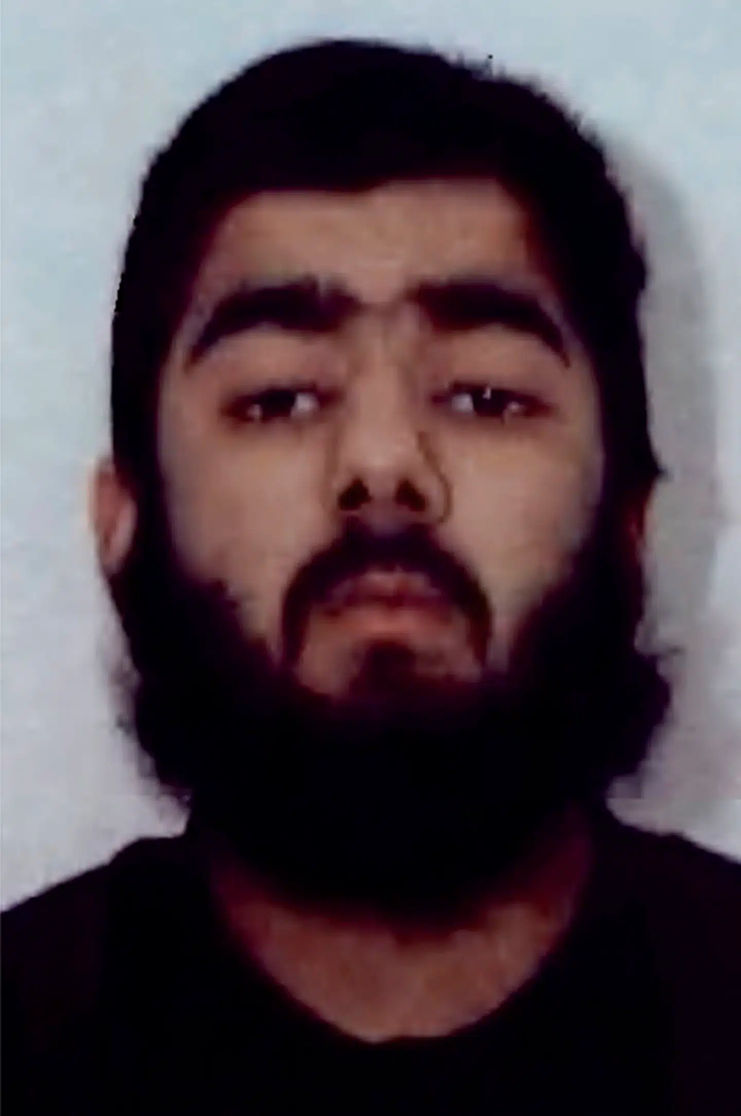 Usman Khan planlagde ifølge The Guardian at rejse til Kashmir-området for at opnå terroristerfaring. Billedet af ham er fra fængslingen i februar 2012.