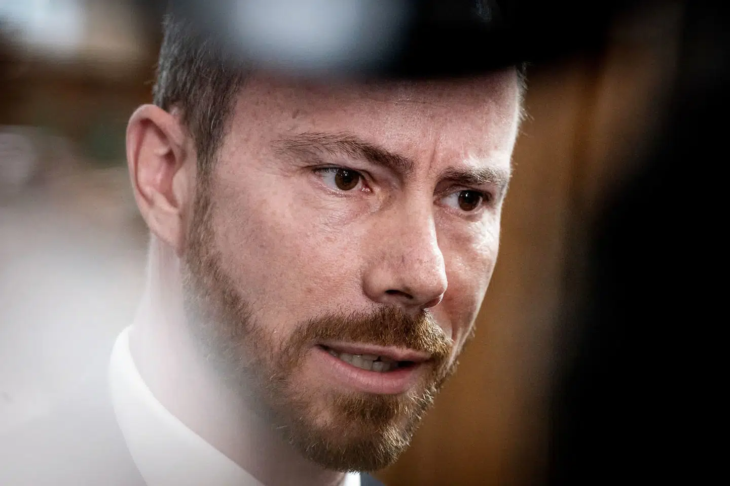 »Jeg synes ærlig talt ikke, at der er uoverstigelige politiske forskelle i Venstre,« siger Jakob Ellemann-Jensen, som fredag måtte vinke farvel til Marcus Knuth som Venstre-medlem.