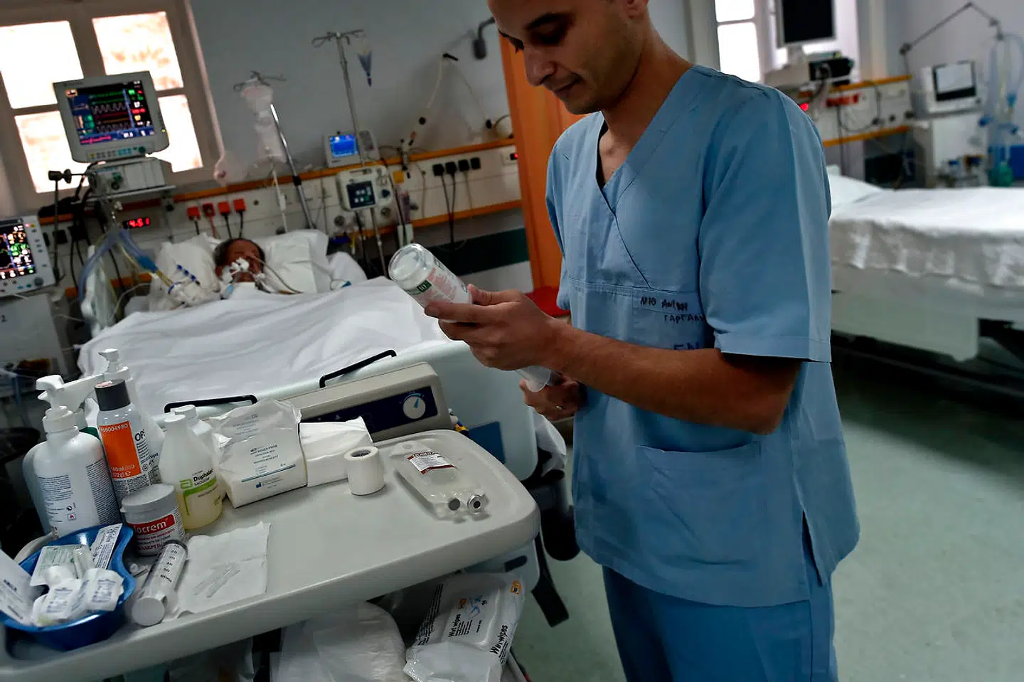 Flere hospitaler og sygehuse oplever patienter, der døjer med et system, som ikke leverer den nødvendige pleje. Derfor bør der indføres vidtgående reformer med det samme, siger flere kommuner og regioner.