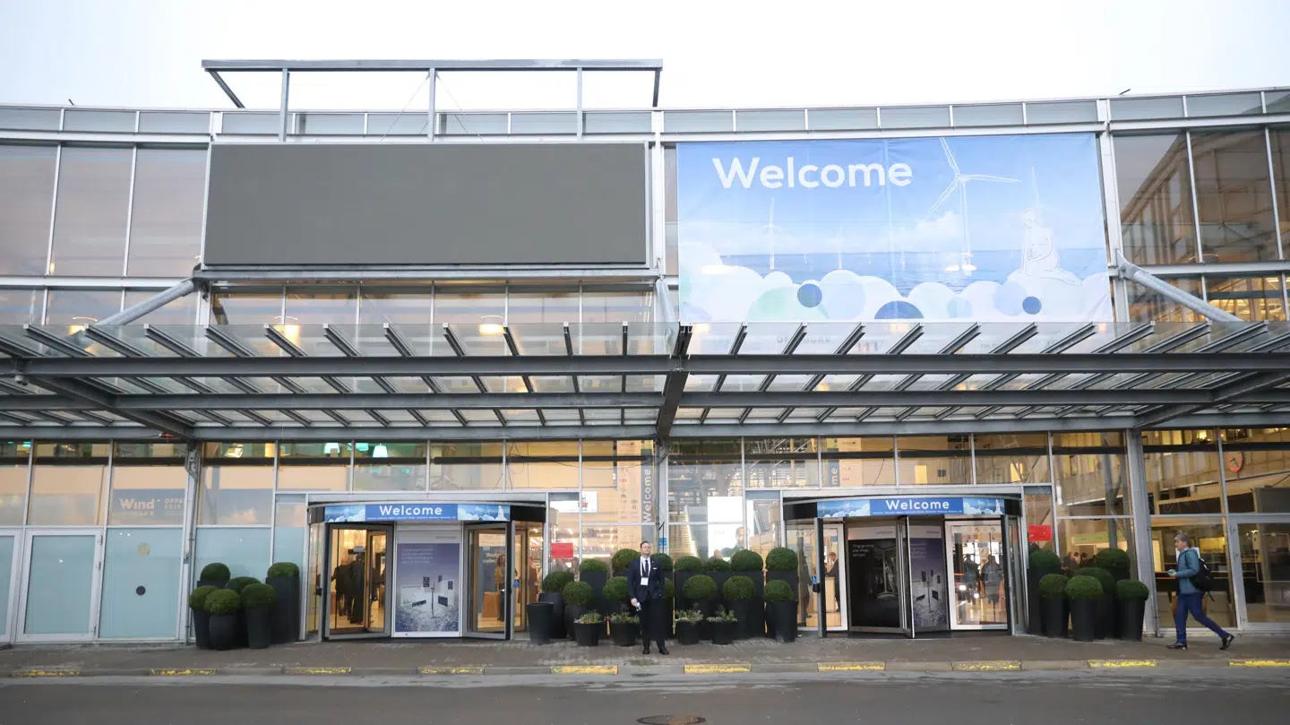 Bella Center lægger i disse dage hus til en gigantisk vindkonference, hvor nogle af industriens største spillere mødes. Temaet i år er industriens potentiale til at redde Jordens klima. Spørgsmålet er, om det vil lykkes.