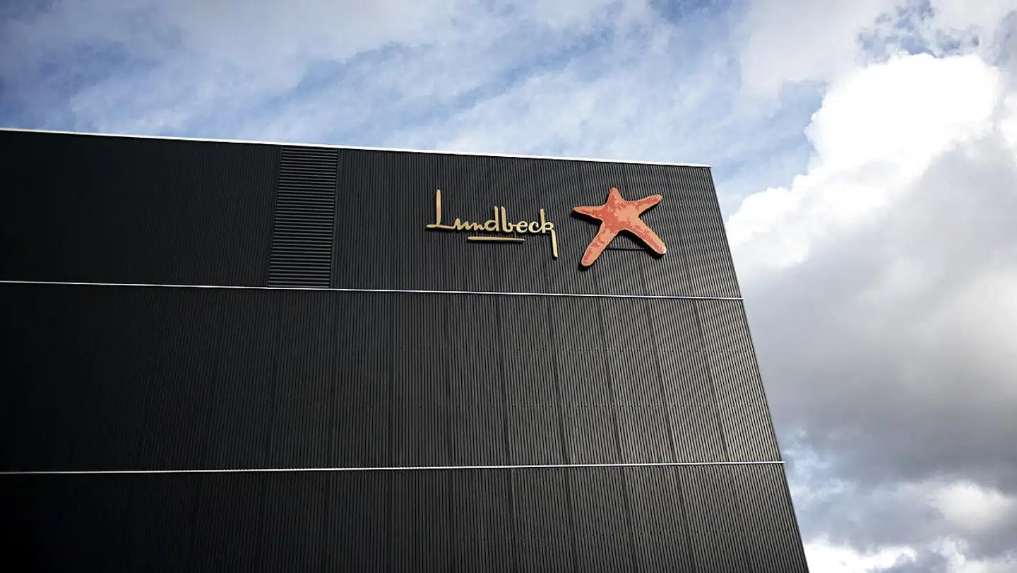 Medicinalvirksomheden Lundbeck spaltede i 2002 Veloxis ud som en selvstændig virksomhed.