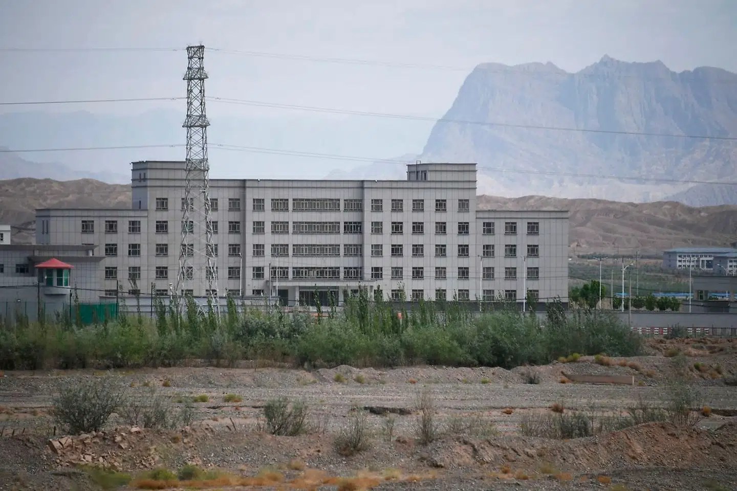 Denne bygning i Xinjiang-provinsen menes at være en lejr, hvor regionens muslimer udsættes for indoktrinering.