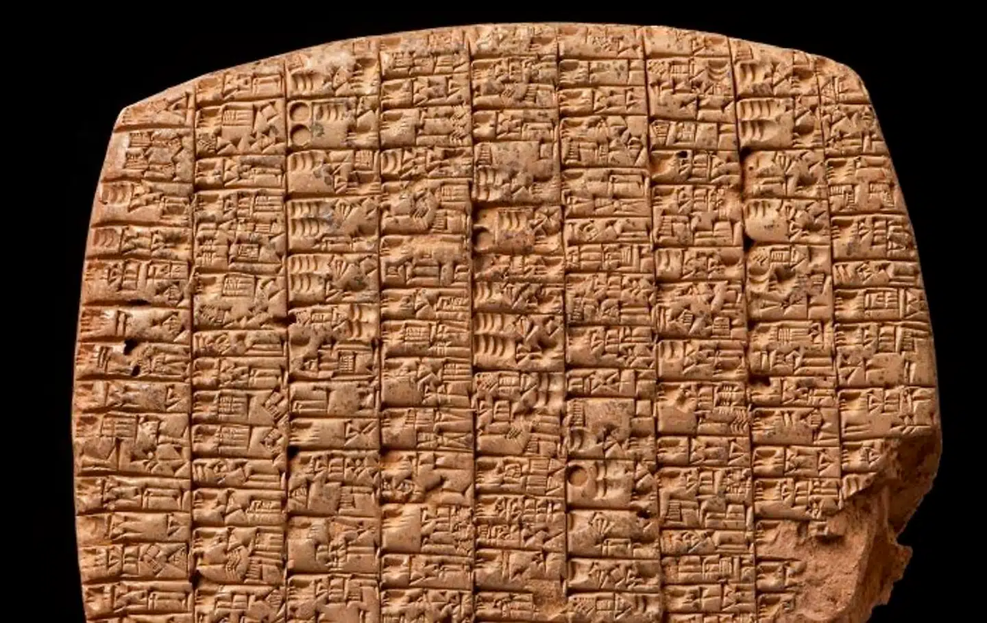 En af de kileskrifttavler, som skal tydes og fortolkes.Foto: Søren Greve & Troels Pank Arbøll