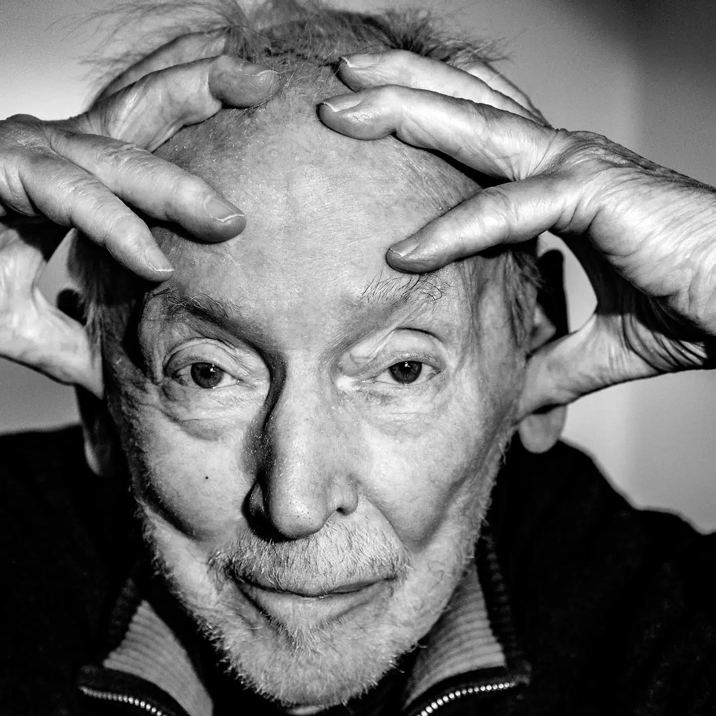 »Tempoet, driften, det sidder stadig i mig. Med kravet om, at anmeldelserne skal ligge færdige til tiden. Jeg ved præcis, hvilke knapper jeg skal trykke på hos mig selv for at få det til at fungere.«