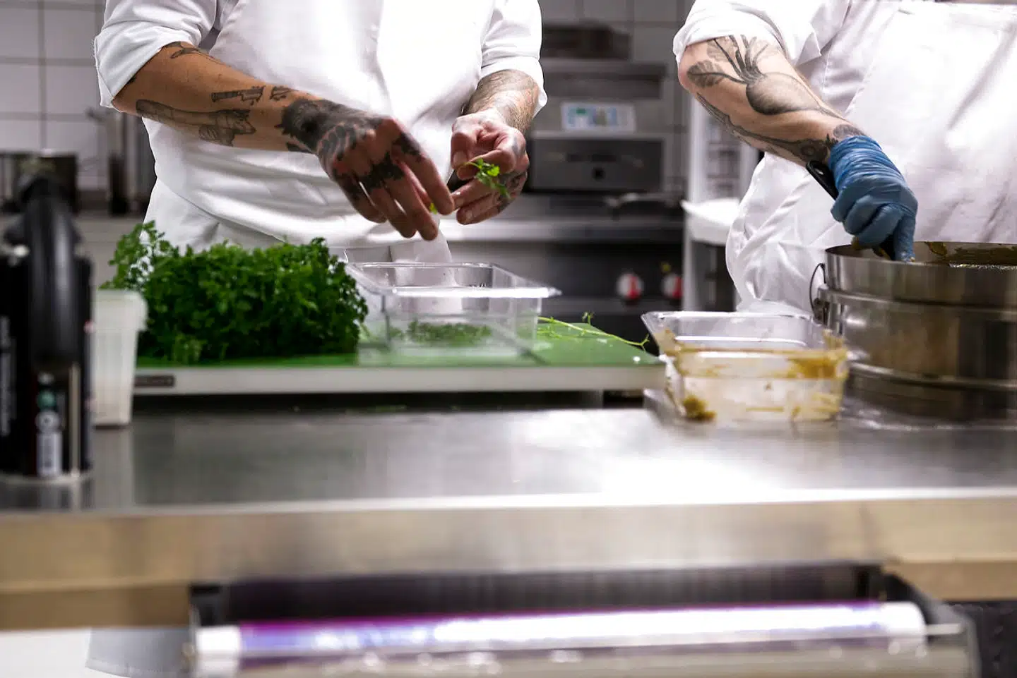 Scandlines Catering og Fazer Food er to af de steder, hvor de ansatte ifølge formuleringer i overenskomsterne skal være organiseret i 3F. Kokkene på billedet har intet med den aktuelle sag at gøre.