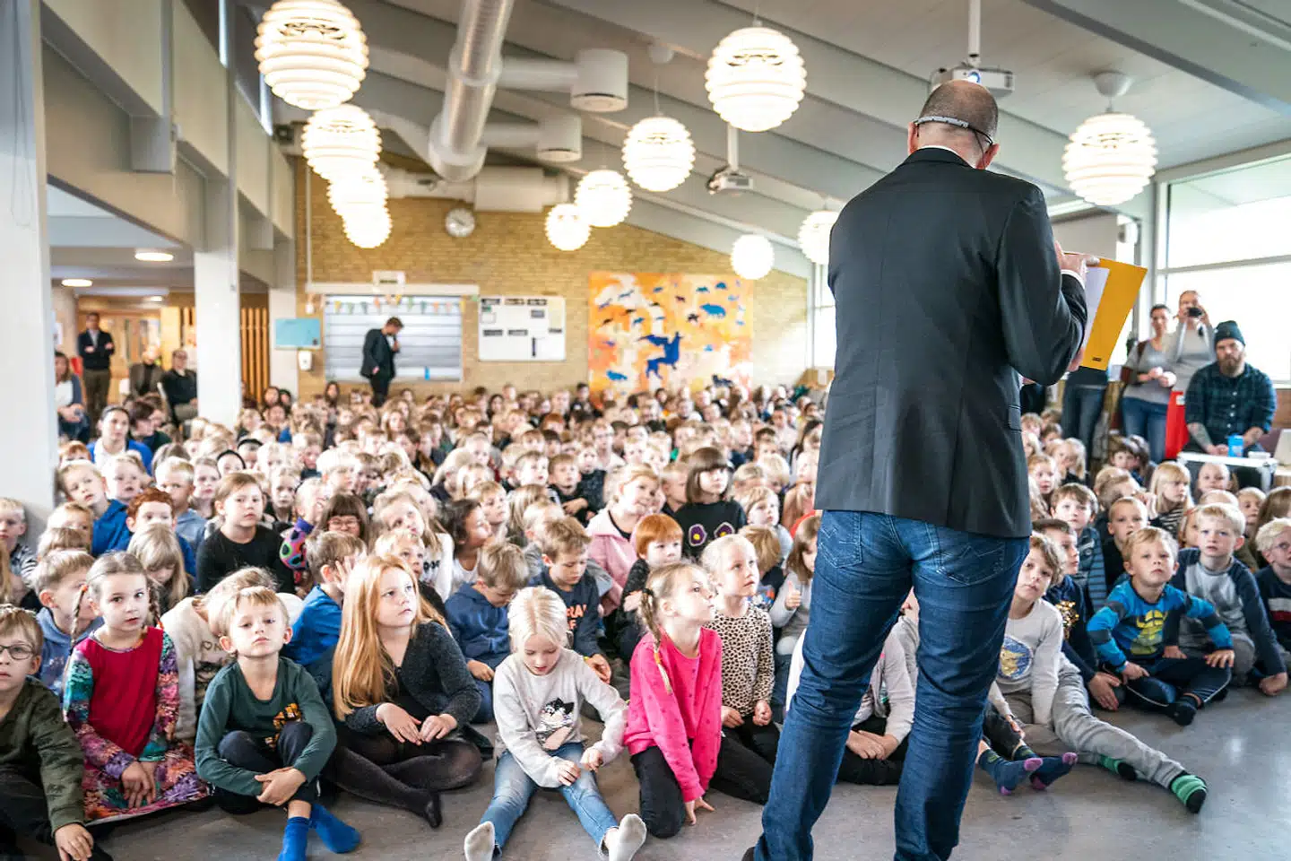 Rasmus Prehn, minister for udviklingssamarbejde, til lanceringen af Børnenes U-landskalender på Vindinge Skole i Roskilde for tre uger siden.