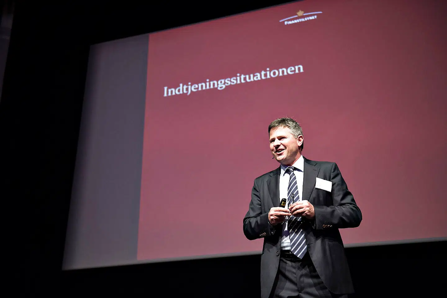 I sidste uge advarede Jesper Berg, direktør i Finanstilsynet, om, at udsigterne for de danske banker er alvorlige. »Den nuværende situation betyder, at bankerne bliver langsomt kvalt,« sagde han til Berlingske.