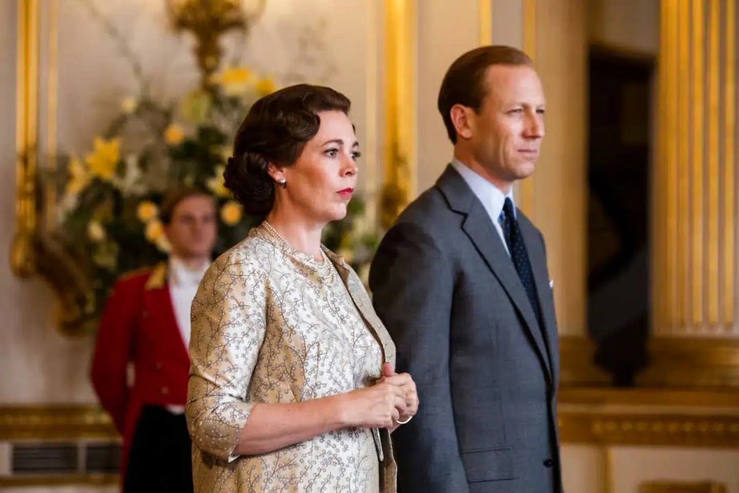 Olivia Colman og Tobias Menzies er nye i rollerne som dronning Elizabeth og prins Philip. Det lykkes »The Crown« at skifte samtlige rollehavende ud uden problemer.
