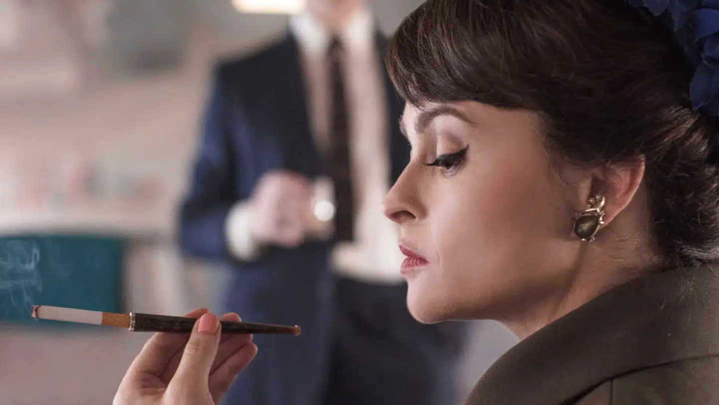 Helena Bonham Carter er forrygende som den utilfredse og utilpassede prinsesse Margaret, der har svært ved at undertrykke sig selv i rollen som royal lillesøster.