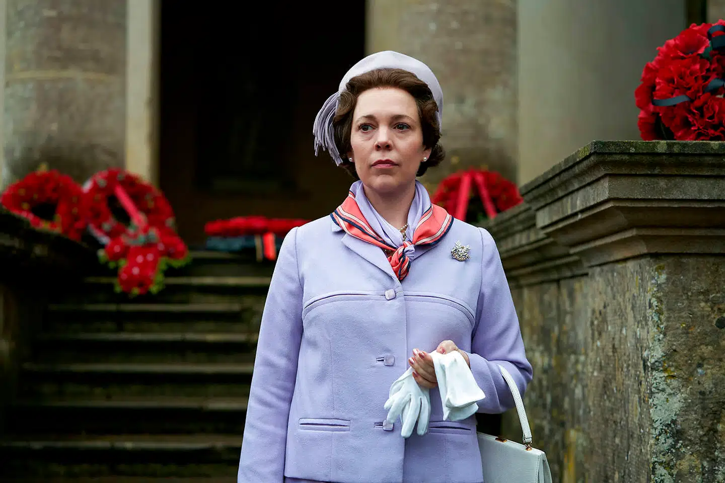 Kostumer og kulisser er pragtfulde og præcise i »The Crown«, der vækker det ene tidsbillede efter det andet til live.