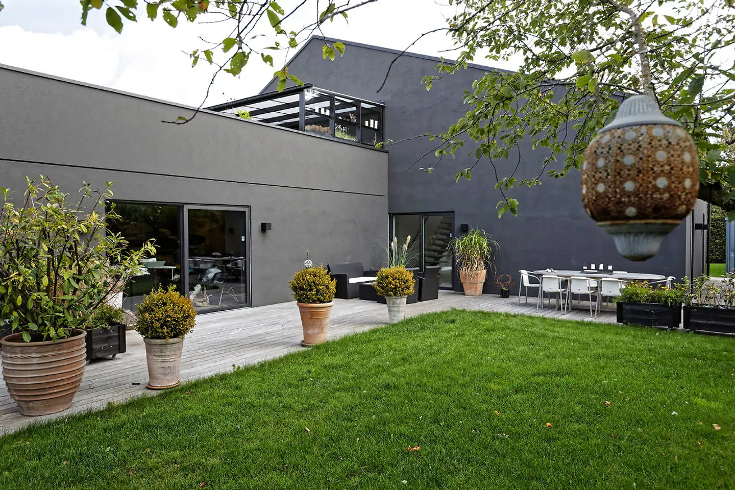 To huse er bygget sammen, så der er plads til hele familien.