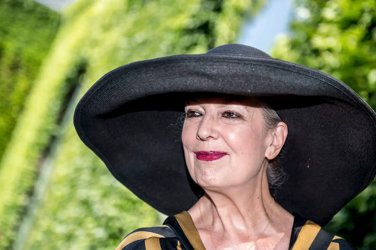 Det er ikke kun litterære kredse, forfatteren Suzanne Brøgger færdes i, men også modeshows. Her som gæst ved modeskaberen Malene Birgers show i Kedelsmedjen i København sidste år.