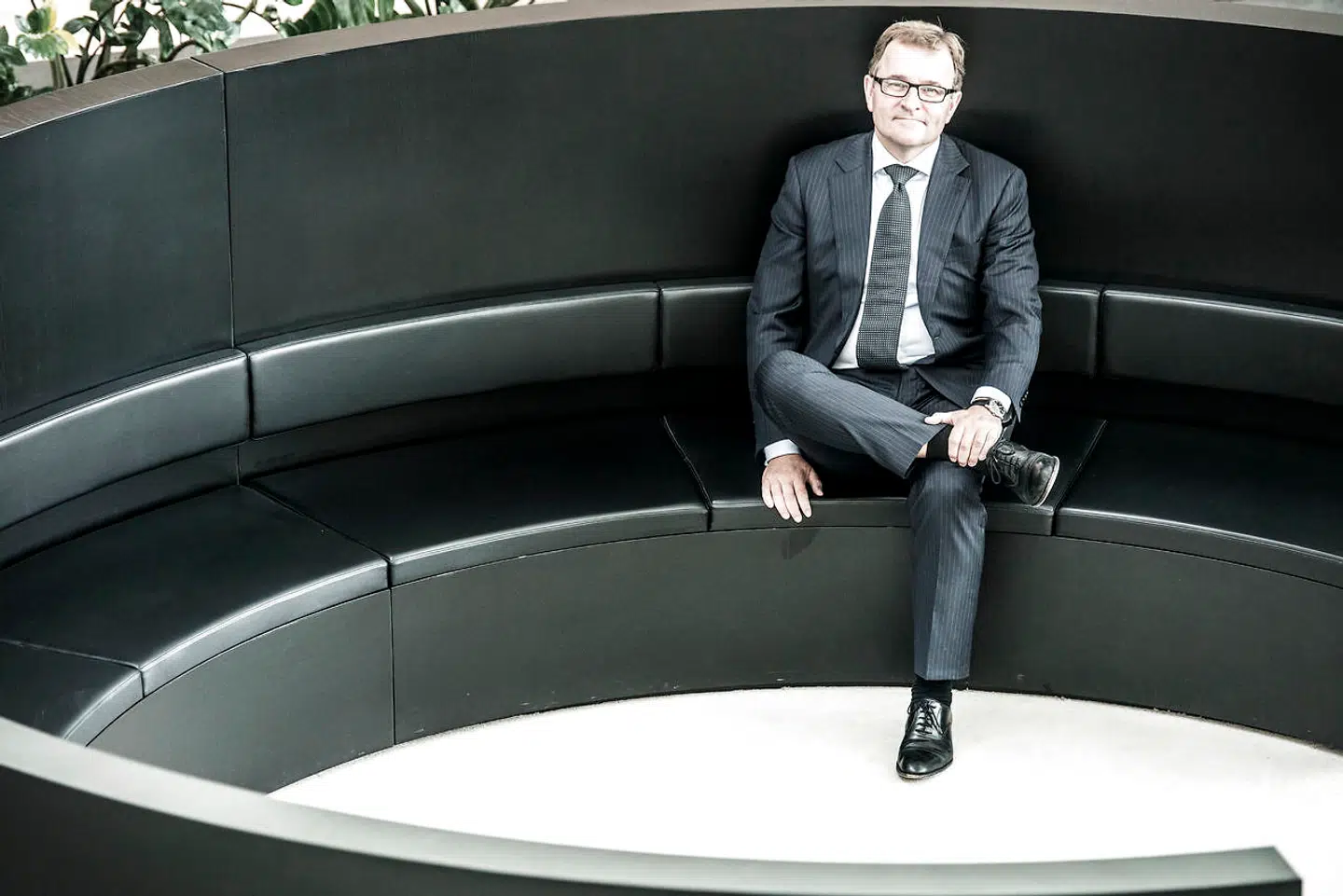 Eivind Kolding har i flere omgange været en tur i topledernes centrifuge. Først som adlet skibsreder i Mærsk, siden fyret som direktør i Danske Bank og igen fyret som direktør for Novo-gruppens pengekasse.