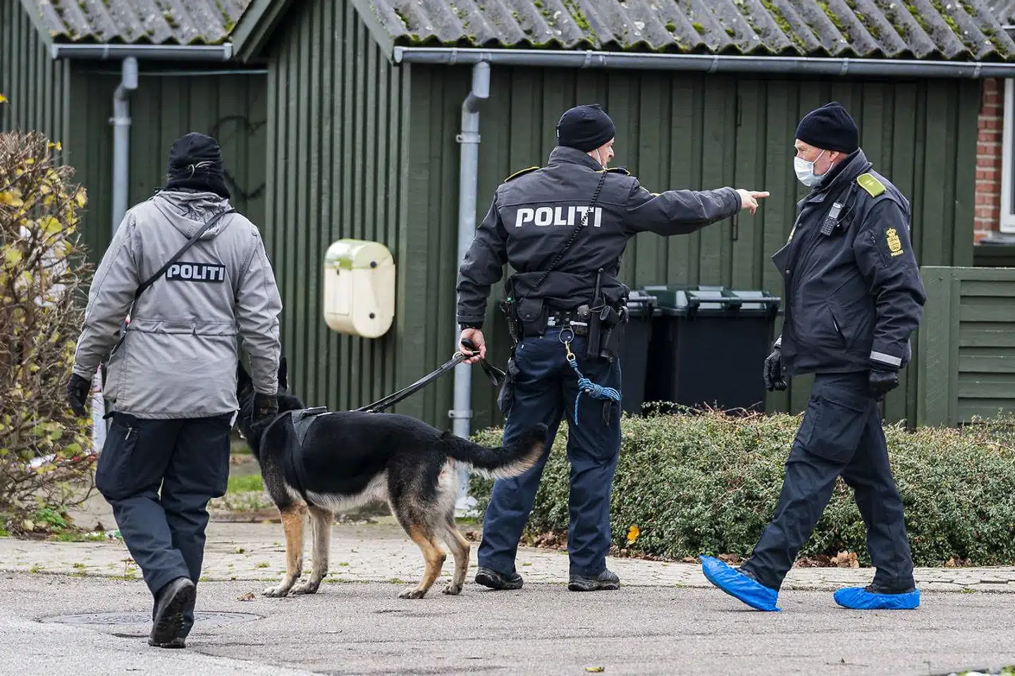 Politi og teknikere arbejder i Kundby. To kvinder er fundet dræbt på adresser i henholdsvis Ruds Vedby og Kundby.