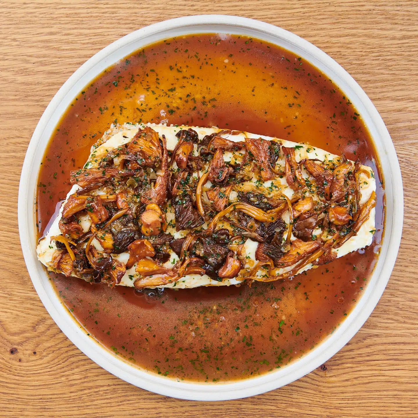 En af efterårsretterne på Polly, hvor fermentering og gæring ikke er på programmet. Det er til gengæld det, som folkene bag kalder mad »uden bullshit«. PR-foto