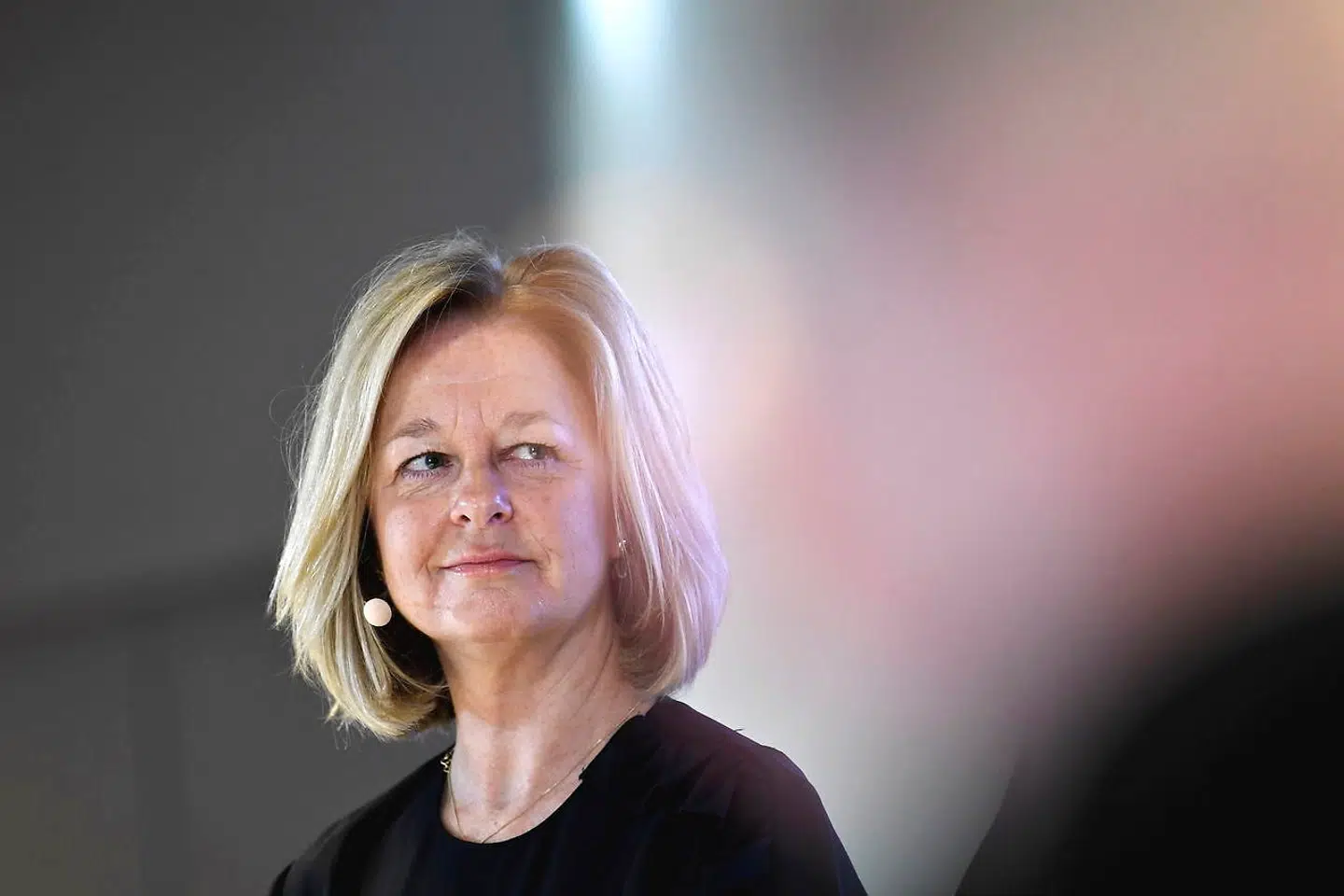 TDCs adm. direktør Allison Kirkby er på vej ud af døren, næsten før hun fik sat sig tilrette i chefstolen. Hun efterlader et TDC i dårlig form.