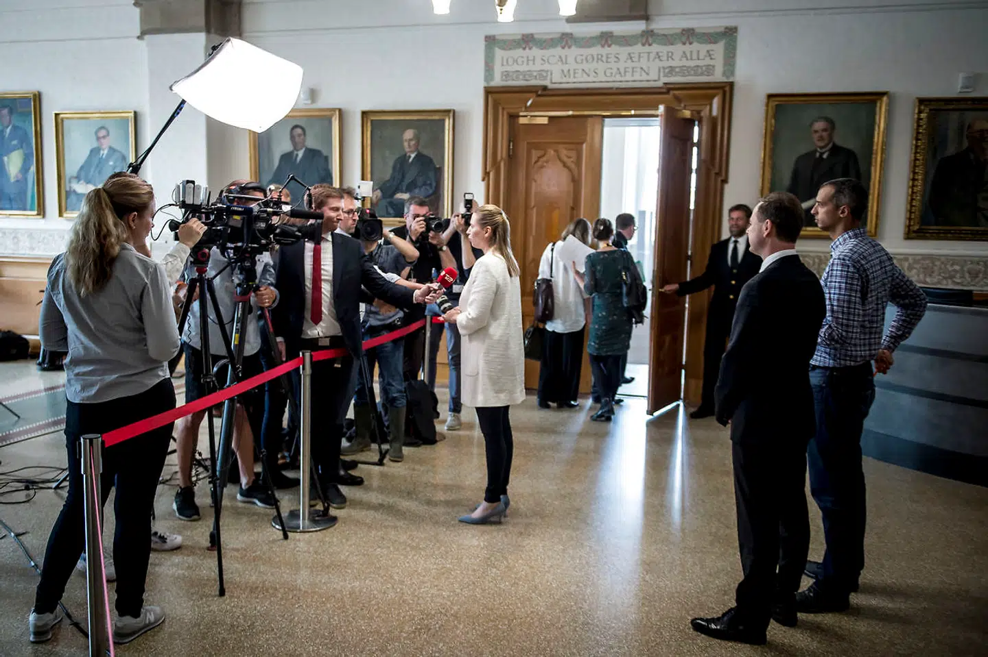 De internationale konventioner »beskytter mennesker, som har vendt Danmark ryggen«, sagde statsminister Mette Frederiksen (S) tidligere på ugen. Det har bragt hende i uføre hos regeringens støttepartier.
