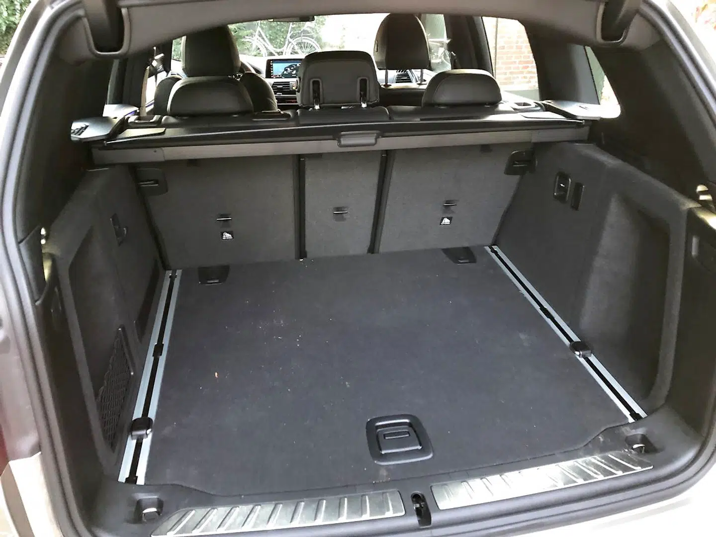 Selv om BMW X3 M er en 480-hestes racerbølle, er den akkurat så praktisk og rummelig som en basis-X3er.