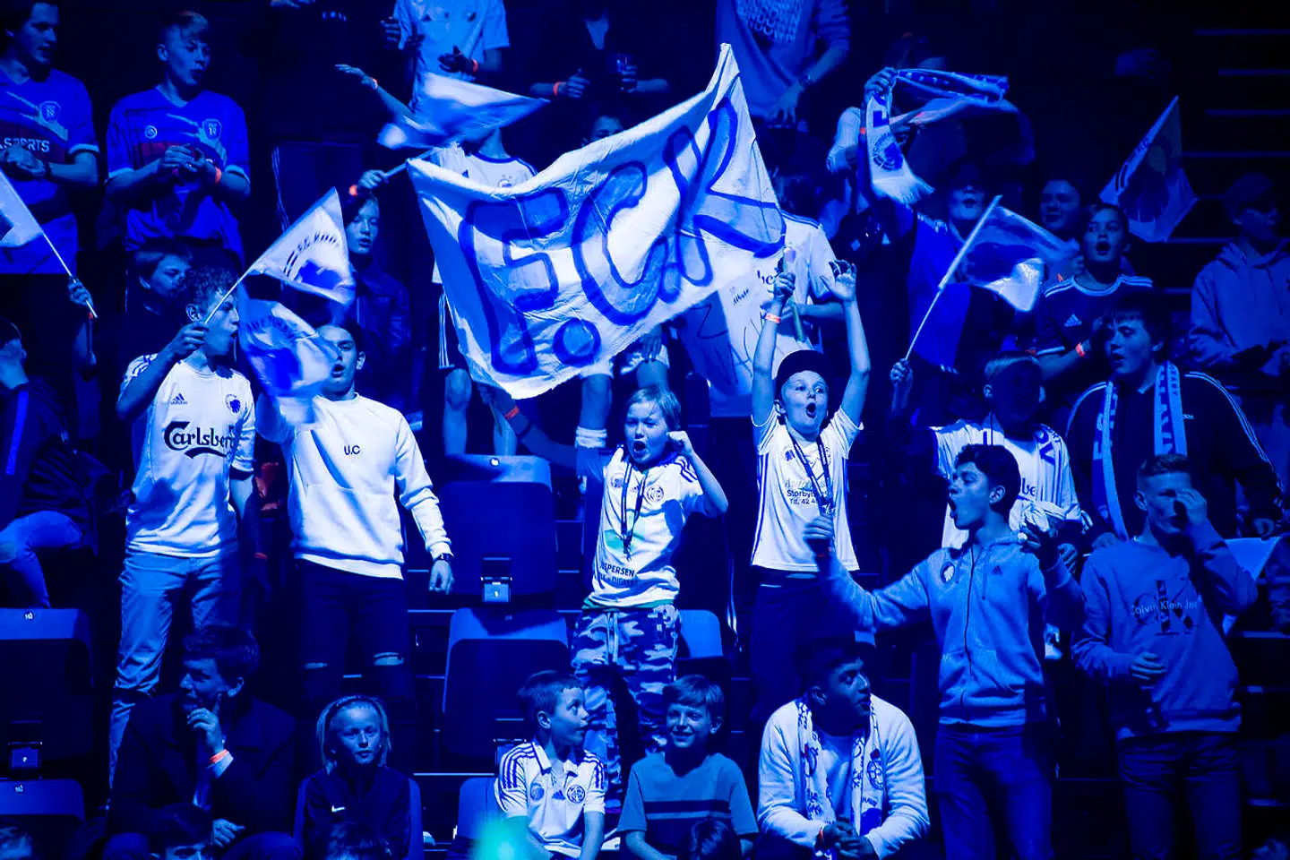 Der er masser af børn og unge fans til stede, når de store hold spiller e-sportkampe med publikum på. Arkivfoto: Claus Bech/Ritzau Scanpix