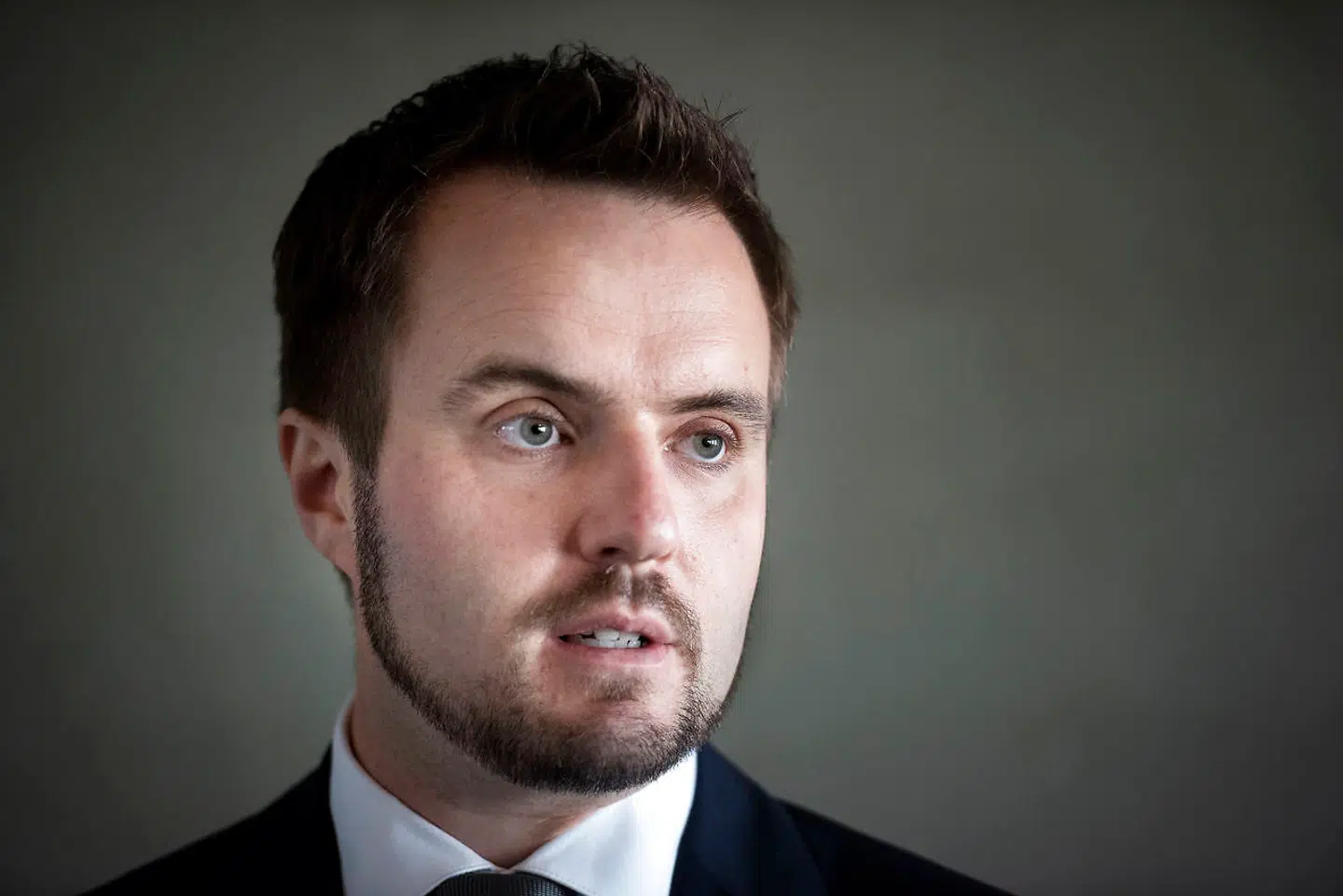 Erhvervsminister Simon Kollerup har lovet, at regeringen vil tage det tunge skyts i brug for at bekæmpe kviklån. Han foreslår et åop-loft på 25. - Foto: Liselotte Sabroe/Ritzau Scanpix