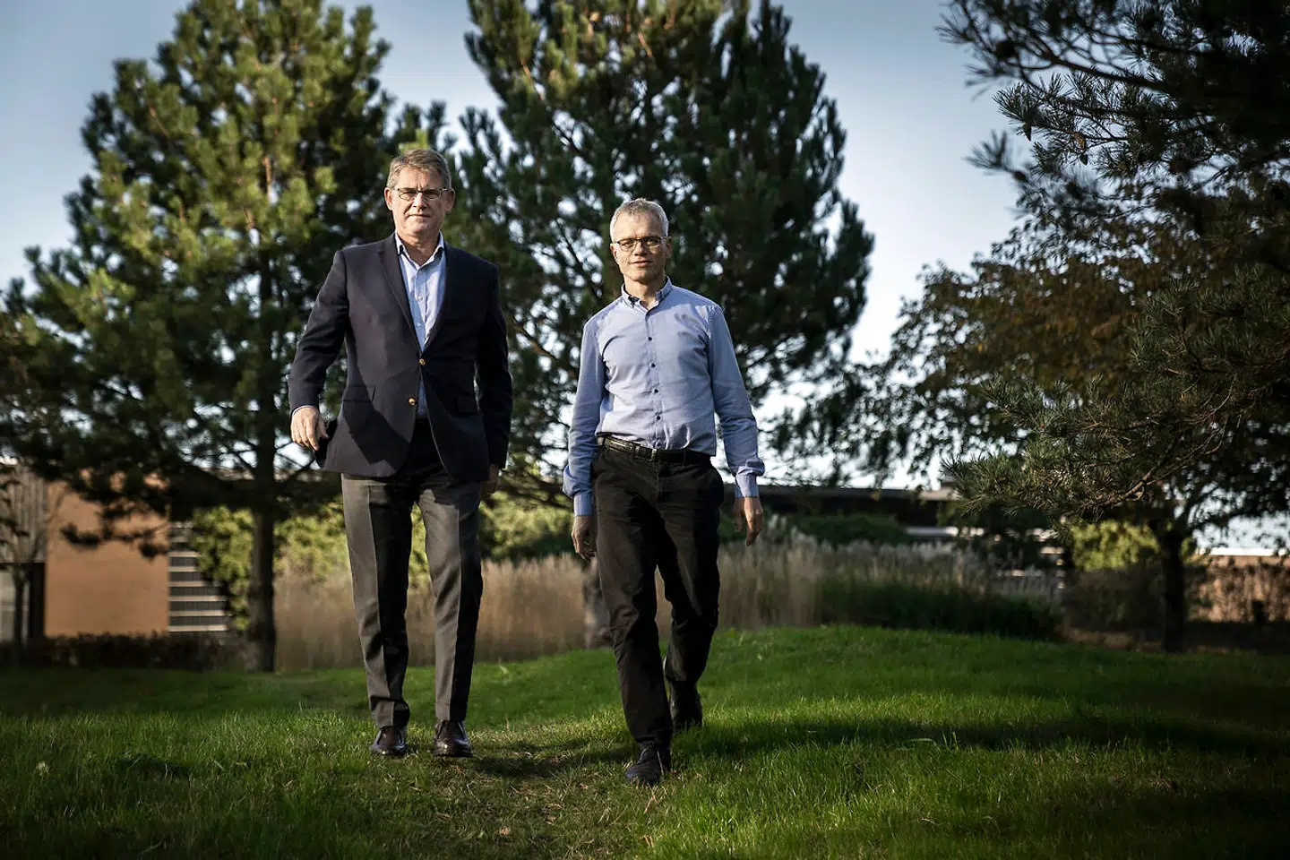 Lars Rebien Sørensen, Novo Nordisk Fondens bestyrelsesformand (tv.), og Claus Felby, chef for biotekforskning hos fonden, er klar til at investere kraftigt i grundlæggende forskning inden for grøn omstilling af fødevare- og planteproduktion, miljø og industriel biotek.