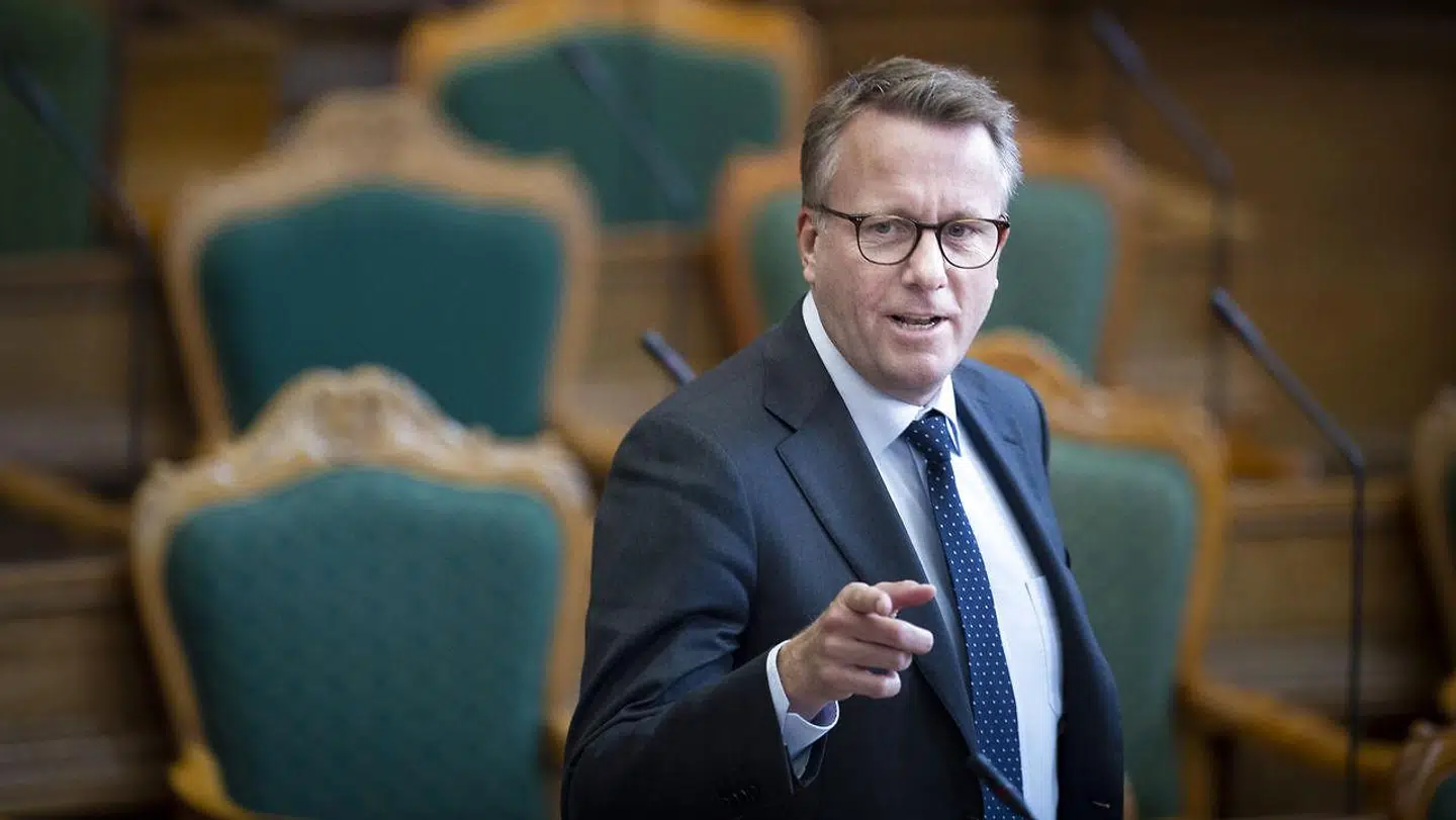 »Når Folketinget i disse dage forhandler om fordelingen af statsbudgettet for 2020, er det værd at huske på, at den danske statskasse hvert år går glip af mindst 14,1 mia. kr.,« skriver Frederik Lasserre i en opfordring til skatteminister Morten Bødskov og resten af regeringen om at lade flere penge gå til skattekontrollen.