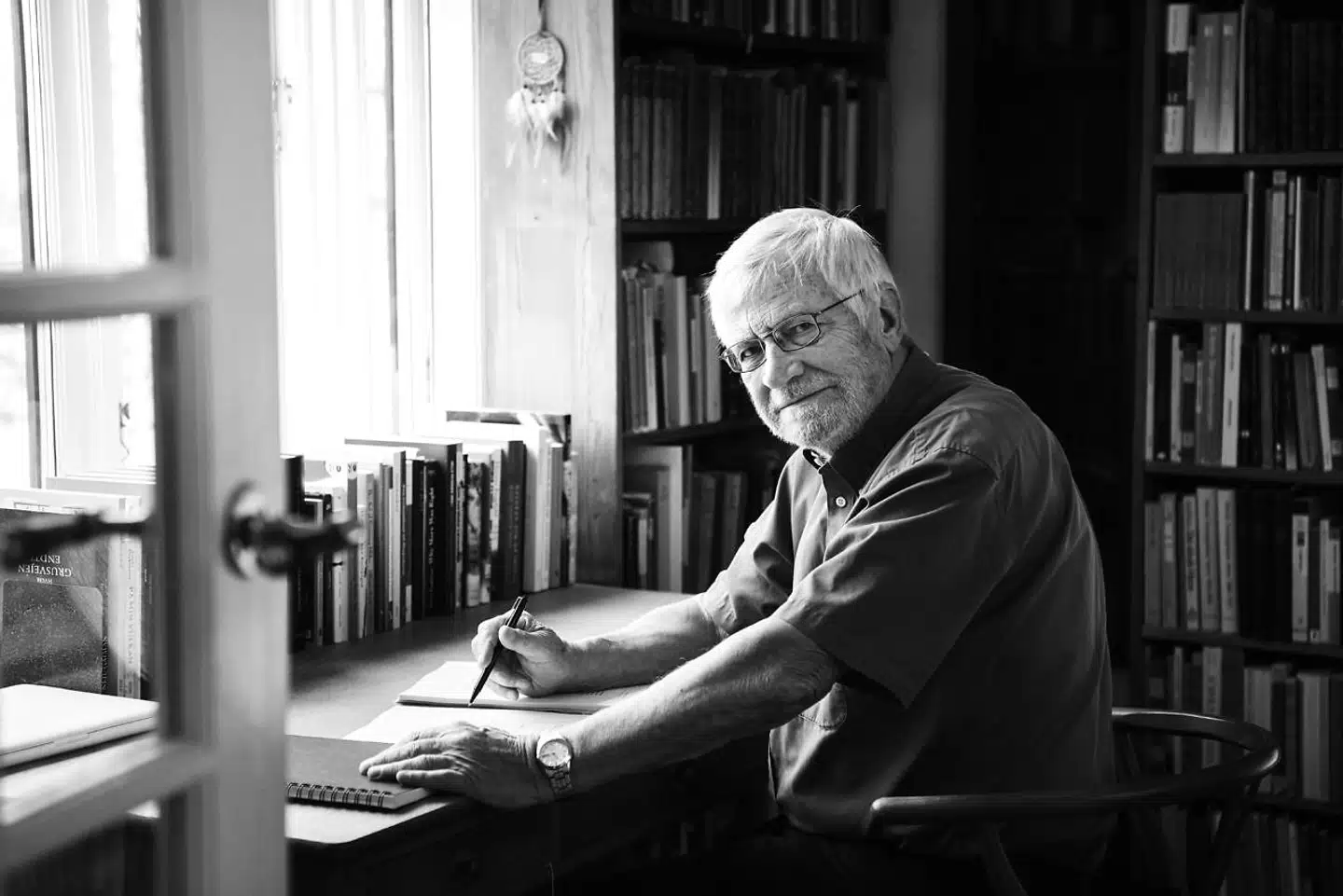 Det er åbenbart fuldkommen forbigået Thomas Bredsdorffs opmærksomhed, at Nordvietnam var et kommunistisk tyranni, der holdt sine egne borgere som fanger og ofte myrdede dem.