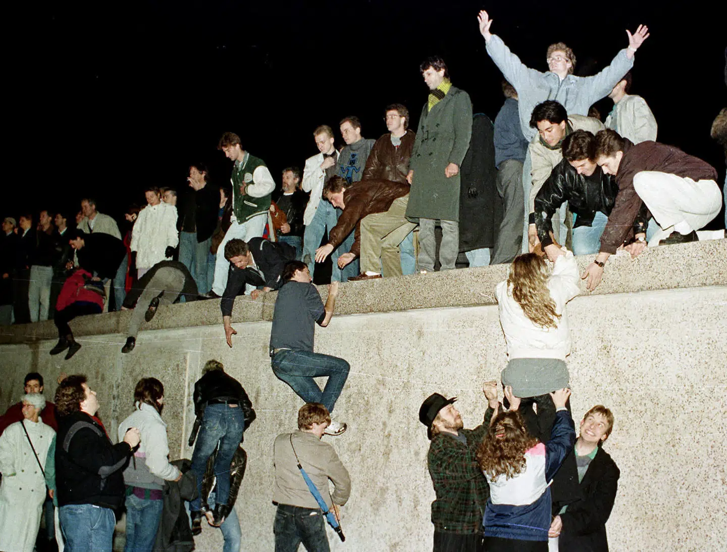Berlinmuren faldt 9. november 1989. Hermed var det kinesiske tilbud om at støtte DDR irrelevant. Arkivfoto: Reuters/Ritzau Scanpix