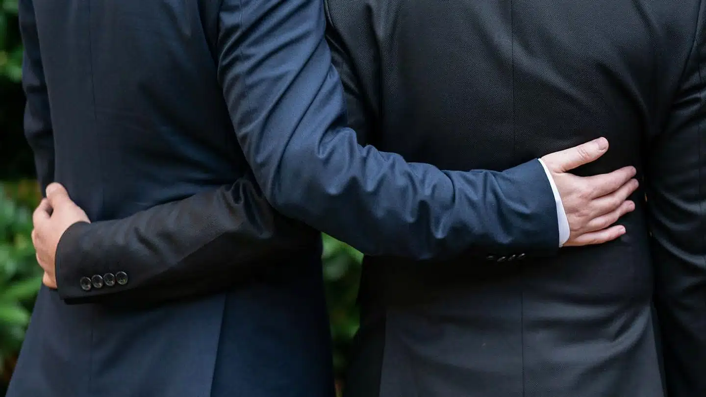 »Undersøgelsen sætter en tyk streg under det faktum, at vi i Danmark er meget langt fra det selvforherligende billede af ligestilling og frisind, som vi så gerne bryster os af over for andre,« skriver Susanne Branner Jespersen fra LGBT Danmark.